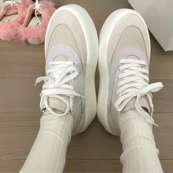 MM6 MAISON MARGIELA
Fabric and suede sneakers in ivory colour size 35 - Picture 1 of 11